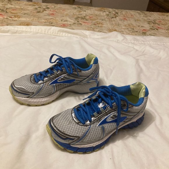 Women's Brooks Adrenaline GTS 15 road-running shoes - Picture 2 of 5